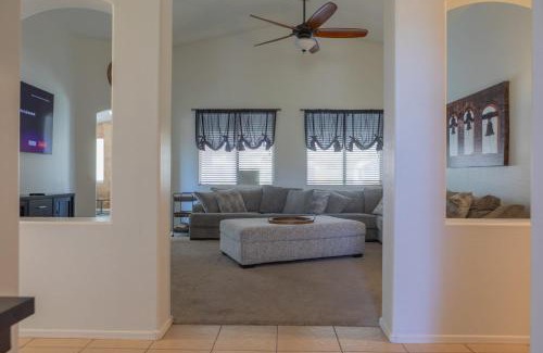 Bell West Ranch House | Comfy House Private Backyard with Pool BBQ Citrus