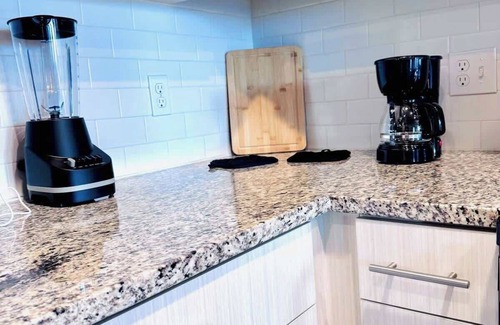 Kissimmee Apartment | Comfy King Bed, Pets Allowed, 15 Min to Parks