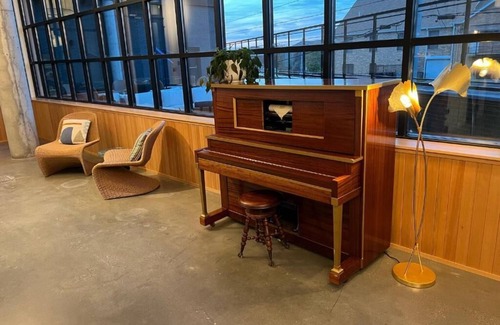 East Nashville House | Comfy Room w/Rooftop Bar and All-Day Cafe in Trendy East Nashville