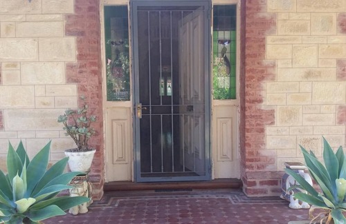 Fitzroy House | COMFY SPACIOUS 5BED HERITAGE HOME10MIN 2CBD