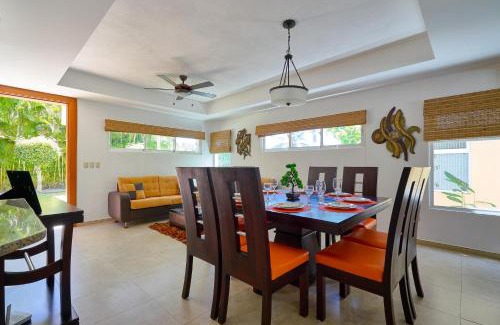 Villas Del Mar Villa | Comfy Spacious Villa W- Pool, Jacuzzi, Bbq
