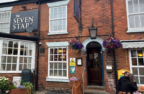 Rugby House | Comfy Town Stay | 2BR | Near Bacco Lounge & 7 Star