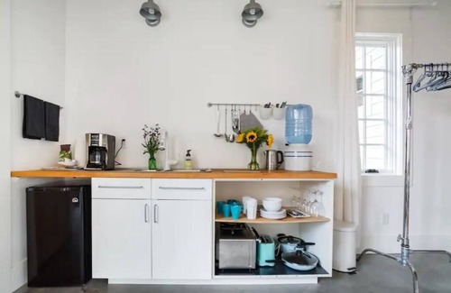 Asheville House | Comfy urban loft in the heart of "downtown" WEST Asheville.