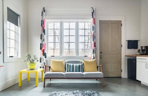 Asheville House | Comfy urban loft in the heart of "downtown" WEST Asheville.