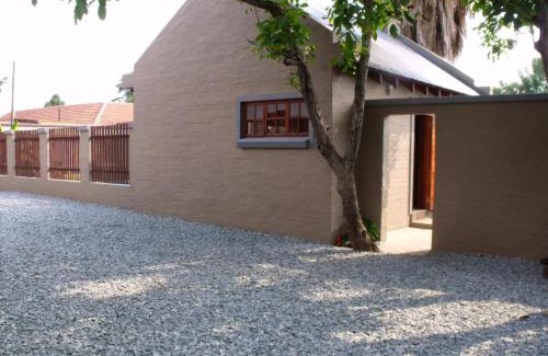 New Redruth Cabin | Commalong Lodge