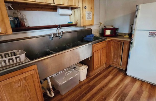 Monticello Cabin | Commune with nature at very rustic 1920's homestead on 12.5 acres.