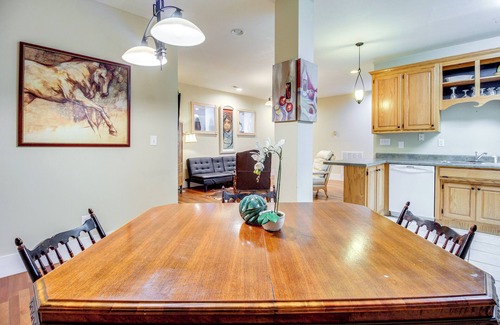 Cowan Apartment | Community Courtyard & Fireplace: Cowan Apt!