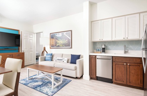 Park Shore Hotel | Compass by Margaritaville Hotel Naples