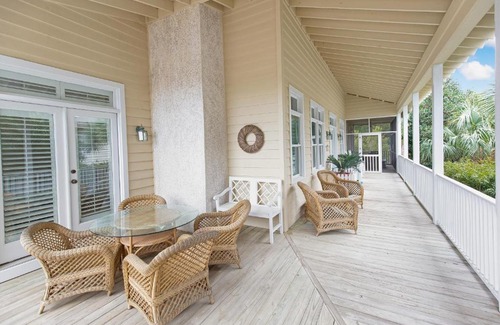 Litchfield by the Sea House | Compass Point 82 3BR 3 BA House w Kitchen