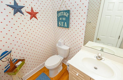 Litchfield by the Sea House | Compass Point 82 3BR 3 BA House w Kitchen