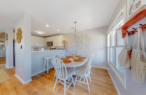 Topsail Beach House | Compass Rose | Townhouse in Topsail Beach with balcony, central AC, & W/D