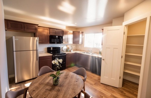 Spring Condo | Compfy 3-Bedroom Condo Near Houston & The Woodlands. 1 Month Minimum Stay