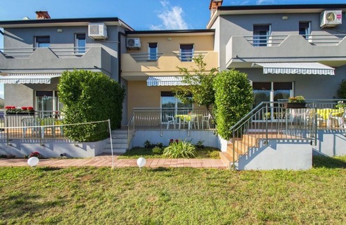 Strmac House | Complex Dora - ideal for 3 friendly families