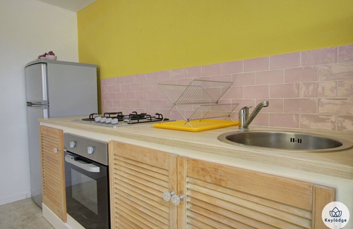 Sainte-Clotilde Bed & Breakfast | Concept nature et deconnexion-chambre " La Vierge " - Les Ser(e)ins - St-Denis