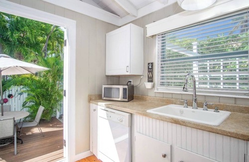 Marathon House | Conch Key Cottage 2 bed 1 bath home w/ramp access