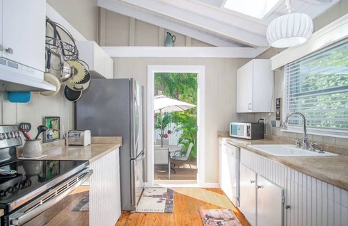Marathon House | Conch Key Cottage 2 bed 1 bath home w/ramp access