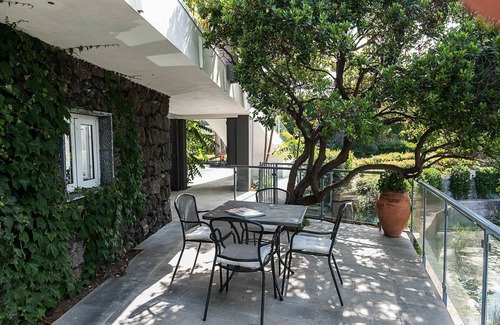 Stazzo Apartment | Conchiglia - apartment by the sea with pool in Sicily