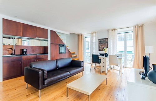 Sacramento Apartment | Condessa Central Duplex