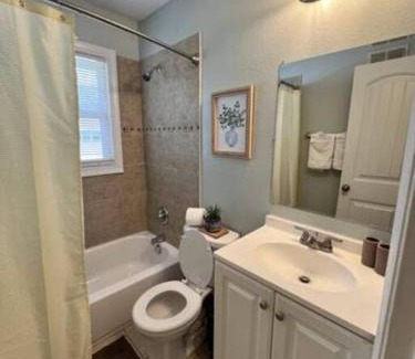 Charlotte Apartment | Condo 5 min Uptown I Fast Wi-Fi & Private Patio