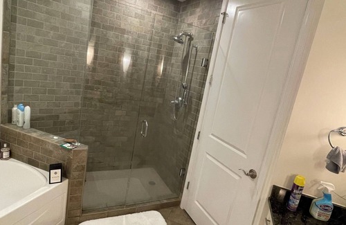 Atlantic Station Area Condo | Condo Midtown Atlanta 2 bedroom 3 bathrooms.