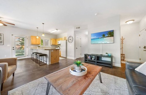 Coeur d'Alene Condo | Condo with Sauna & Fitness Center- Extended Stay Discounts