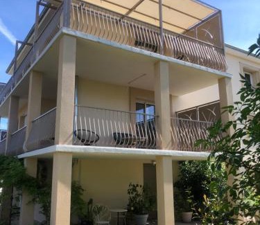 Condrieu Apartment | Condrieu idéal pour découvrir le Pilât parking voiture vélo inclus