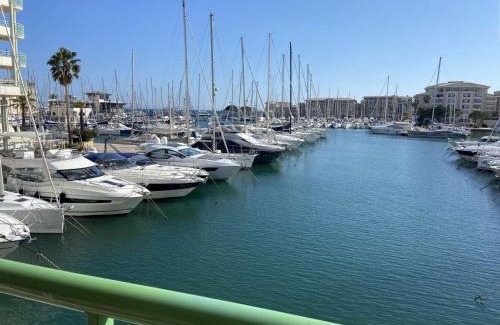 Frejus Port Apartment | Confortable appt 2 pièces avec grande terrasse, clim, garage, proche mer et commerces - FR-1-226A-165