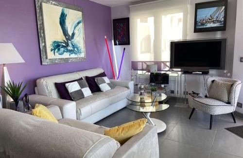 Frejus Port Apartment | Confortable appt 2 pièces avec grande terrasse, clim, garage, proche mer et commerces - FR-1-226A-165