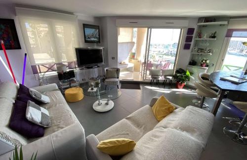 Frejus Port Apartment | Confortable appt 2 pièces avec grande terrasse, clim, garage, proche mer et commerces - FR-1-226A-165