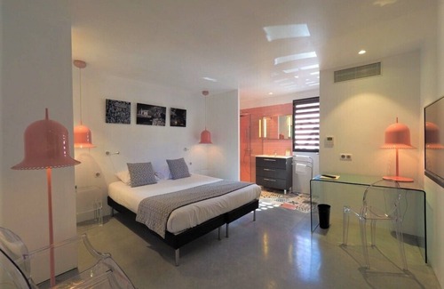 Caunes-Minervois Hotel | Contact Hôtel Restaurant Le Minervois