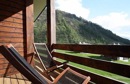 Le Tour Ski Chalet | Contemporary Chalet in Stunning Location