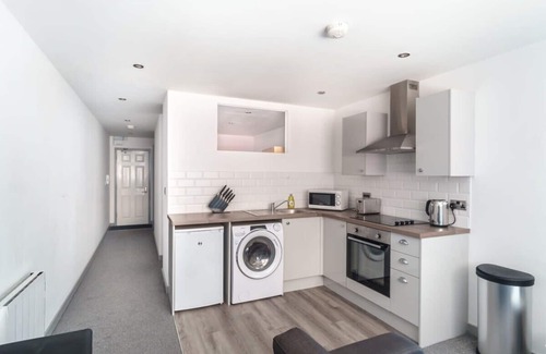 Blackburn Apartment | Contemporary 1BED Apartment in Central Blackburn