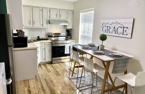 Eagle Pass Apartment | Contemporary 2-Bedroom Rental Unit