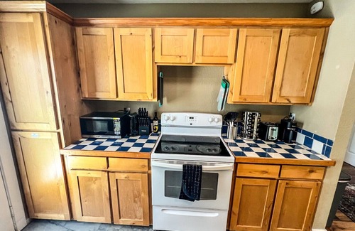 San Marcos House | Contemporary 2 bedroom house in San Marcos close to campus, downtown & the river