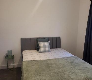 Rotherham House | Contemporary 3-Bedroom Home Quiet Rotherham Location with Parking