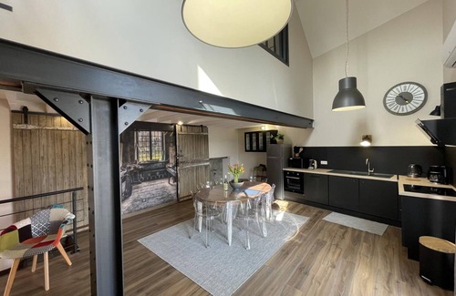 Louchy-Montfand Cottage | Contemporary Accommodation in Louchy-Montfand with Shared Pool