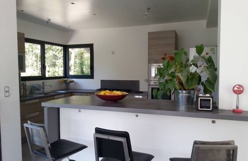 Assas Villa | Contemporary air-conditioned villa in large Mediterranean-type landscape garden