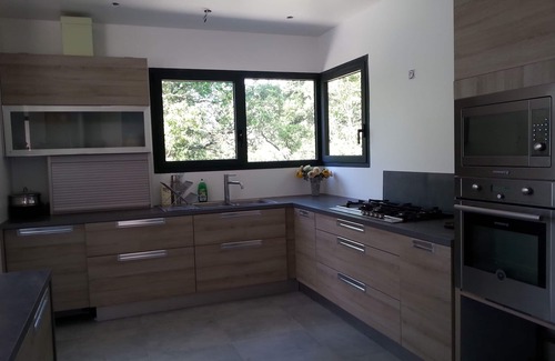 Assas Villa | Contemporary air-conditioned villa in large Mediterranean-type landscape garden