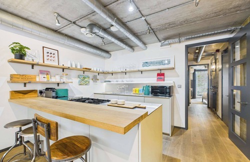 Cathedrals Apartment | Contemporary and Industrial Apartment in Southwark