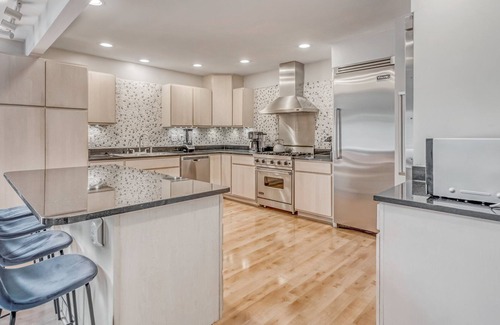 Haymarket House | Contemporary Architectural Gem: Modern Retreat