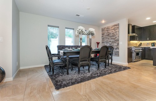 Sherman Oaks House | Contemporary Clean Luxury Museum Style Retreat with modern amenities