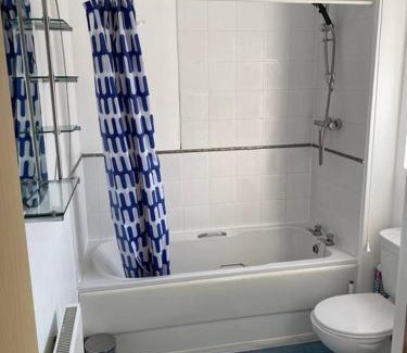 Newport Apartment | Contemporary Coach House in Newport, Isle of Wight