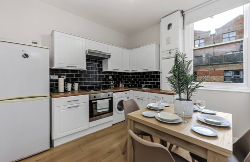 Camden Town Apartment | Contemporary Comforts in a Vibrant Urban Hub