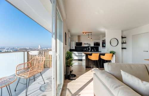 Quartier du Mont Gargan Apartment | Contemporary Design | Gorgeous Seine View