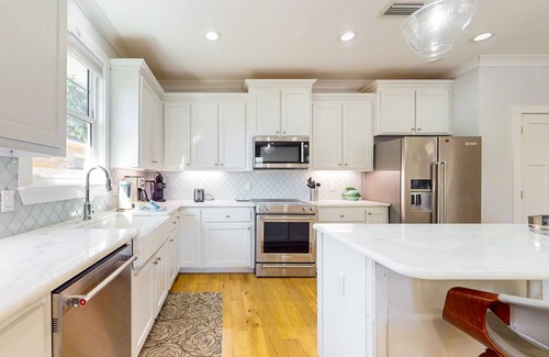 Southeast Pensacola House | Contemporary dog-friendly retreat with pool & patio - near shops & attractions