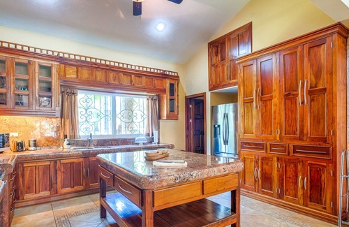 Puerto Aventuras Villa | Contemporary elegance at it's finest in this 5 bedroom luxury villa!