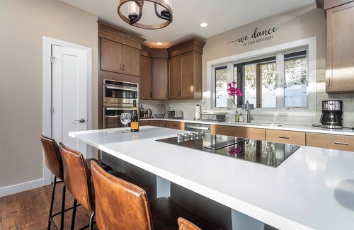 Massanutten House | Contemporary home, stunning mountain views!