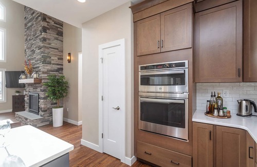 Massanutten House | Contemporary home, stunning mountain views!