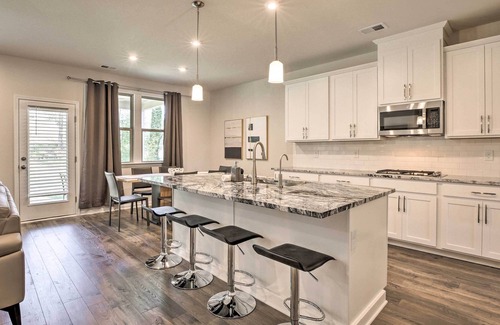 Lawrenceville House | Contemporary Home w/ Yard - 27 Mi to Atlanta!