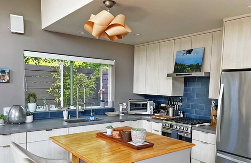 East San Roque House | CONTEMPORARY HOME in SB